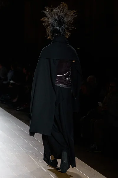 Look 9
